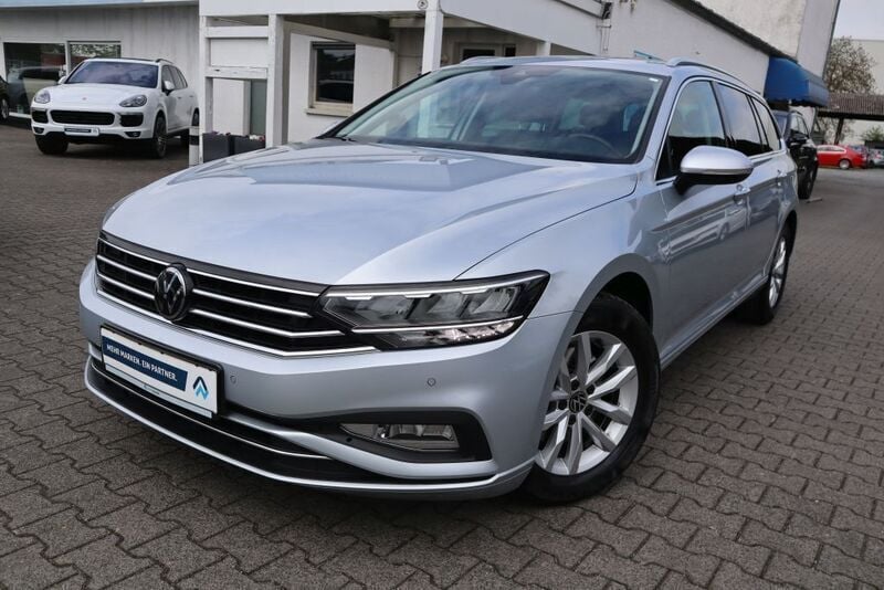 Gebraucht VW Passat Business 150 PS (110 kW) 2023 Scale silver metallic Kombi