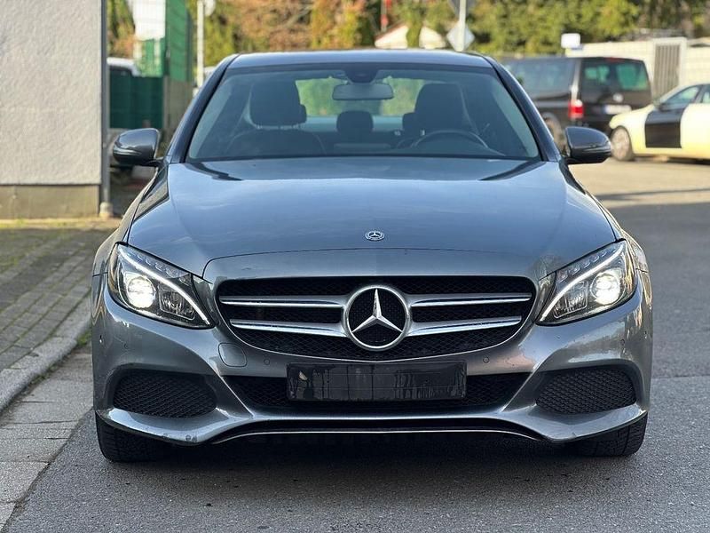 Grau Gebraucht 2017 Mercedes C180 Limousine | 11.499 € (Guter Preis) - Bild 1/4