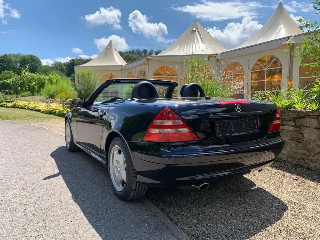 Second-hand Mercedes SLK200 163 CP (119 kW) 2000 Negru Cabrio