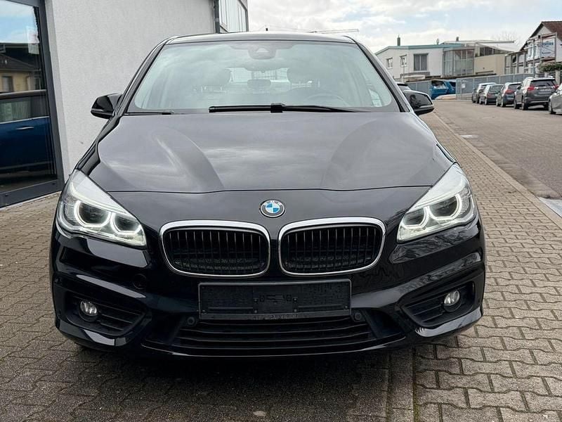 Gebraucht BMW 220 Active Tourer Advantage 192 PS (141 kW) 2016 Schwarz Van / Kleinbus