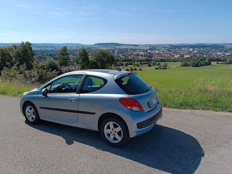 Gebraucht Peugeot 207 Filou 95 PS (69 kW) 2010 Blau Limousine