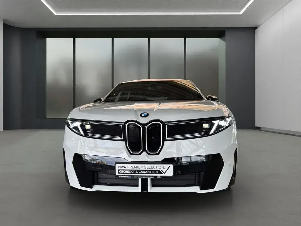 Gebraucht BMW iX3 Sport Line 344 kW (469 PS) 2025 Weiß SUV