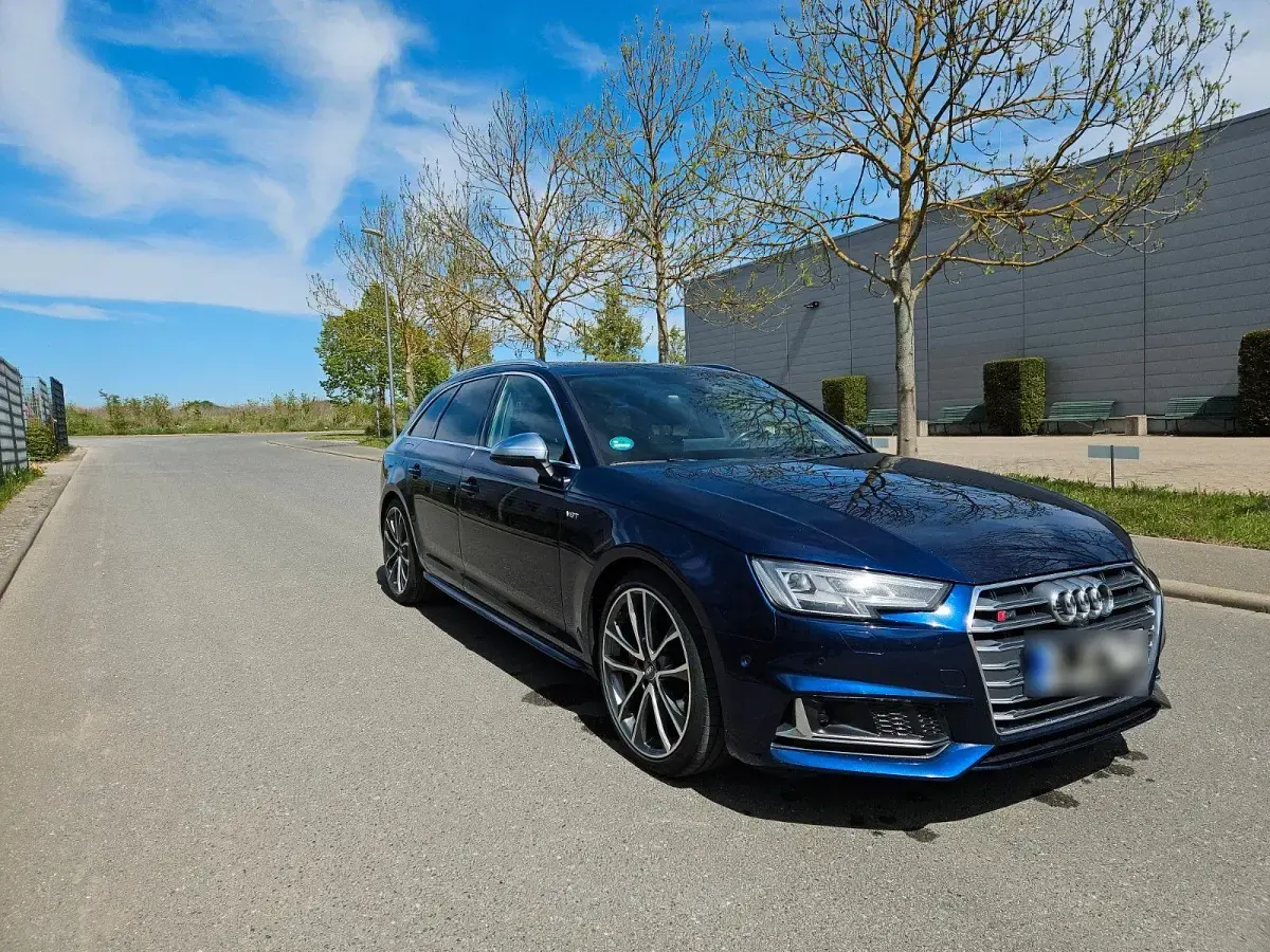 Gebraucht Audi S4 Sport 354 PS (260 kW) 2018 Blau Kombi