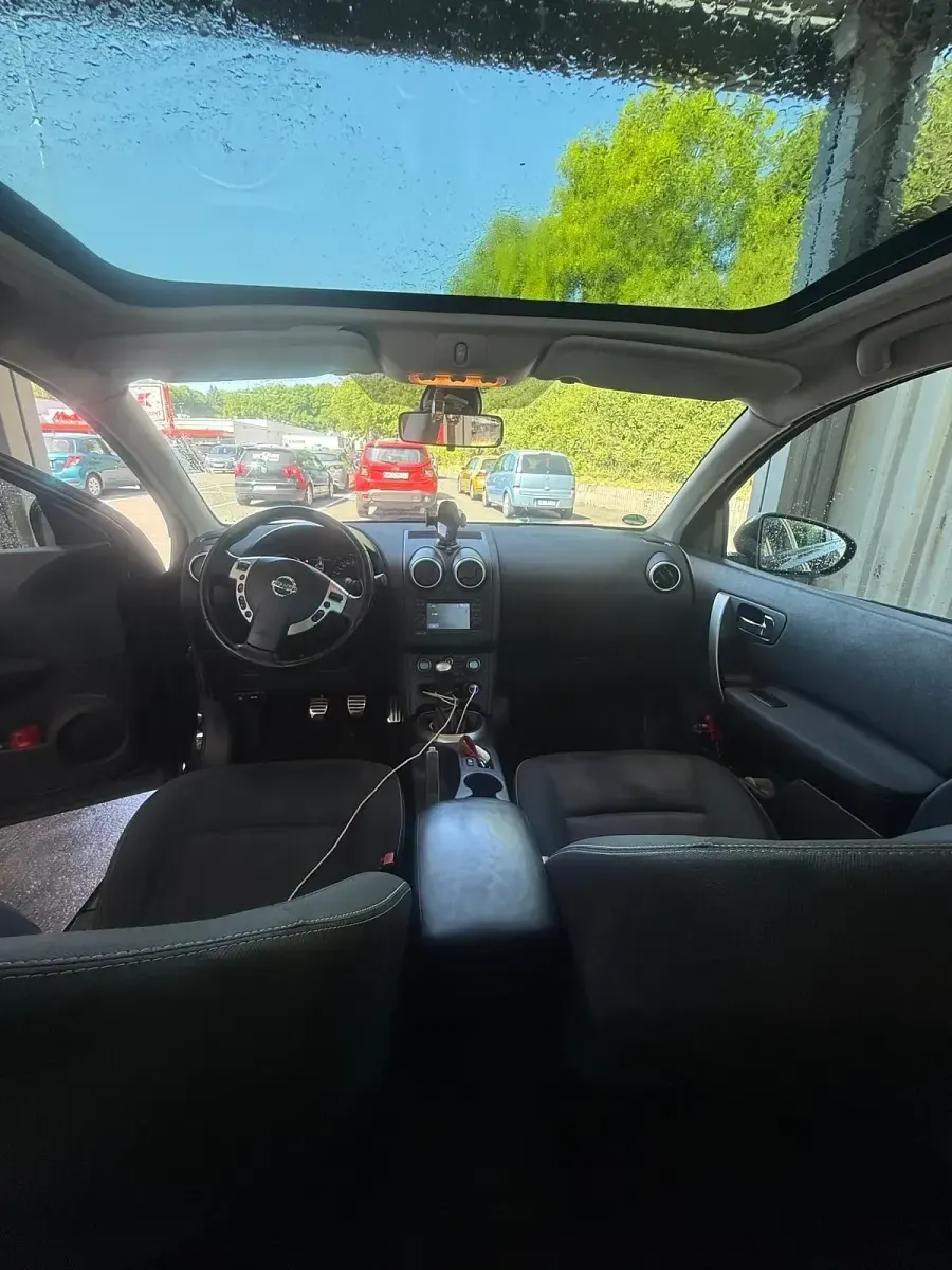 Gebraucht Nissan Qashqai 116 PS (85 kW) 2012 Schwarz SUV