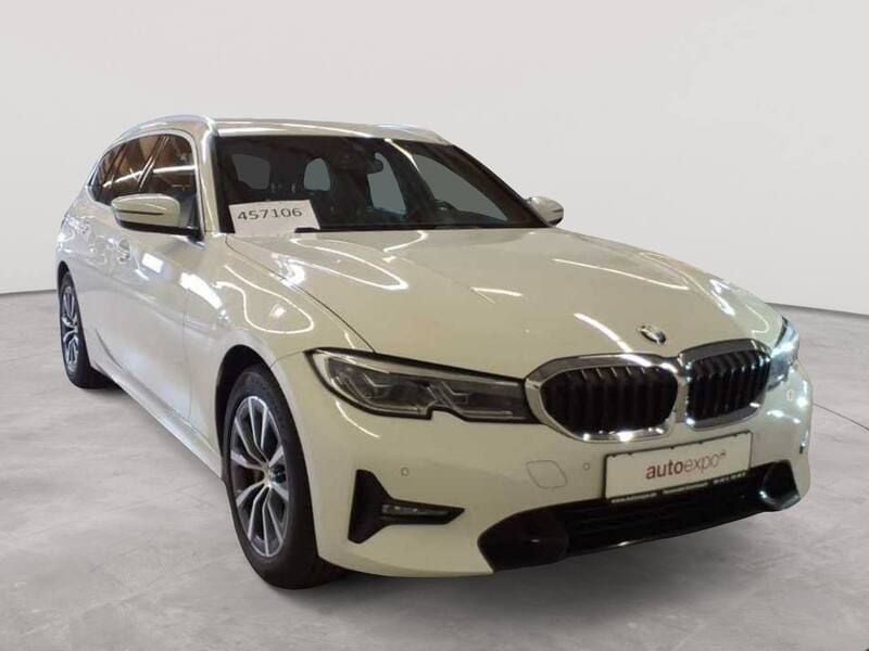 Alpinweiß Gebraucht 2021 BMW 330e Sport Line Kombi | 26.090 € (Fairer Preis) - Bild 1/4
