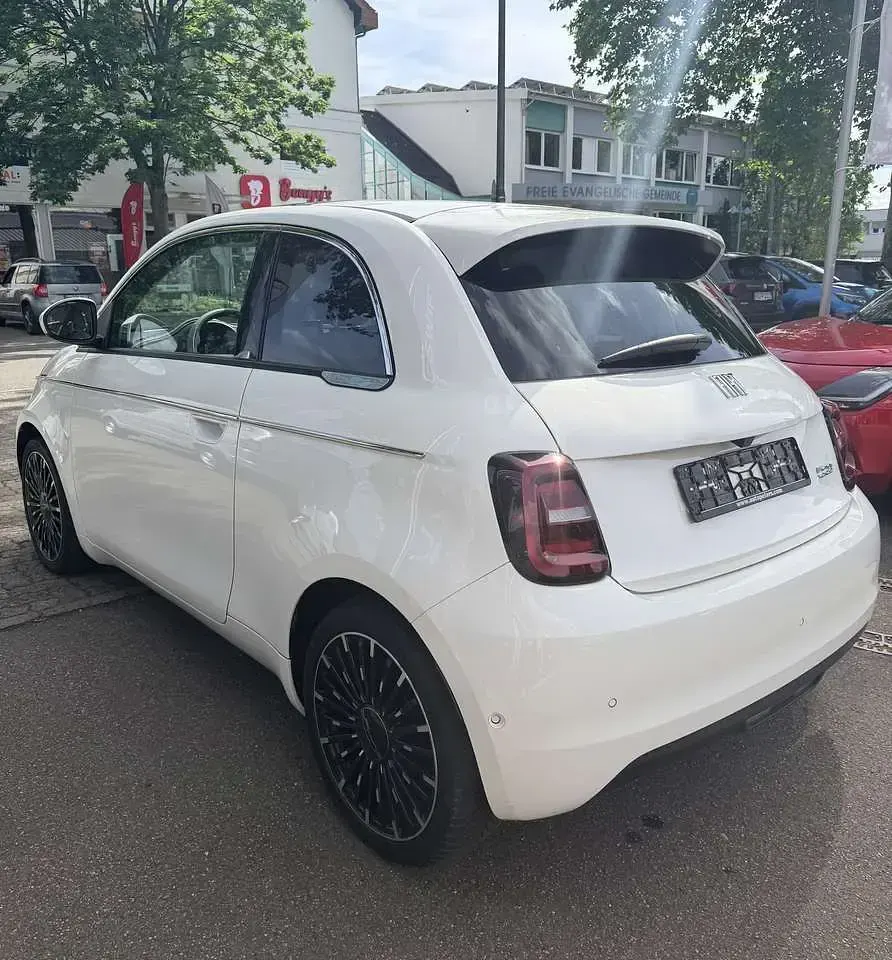 Gebraucht Fiat 500e La Prima 86 kW (118 PS) 2023 Weiss Limousine