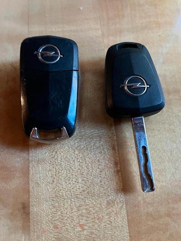 Blau Gebraucht 2008 Opel Corsa Kleinwagen | 2.500 € (Fairer Preis) - Bild 1/4