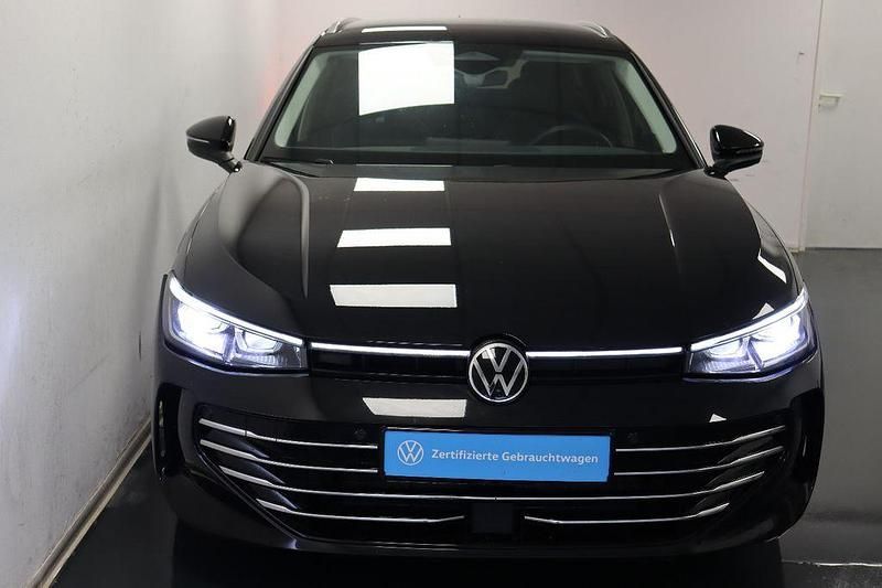 Gebraucht VW Passat Elegance 150 PS (110 kW) 2025 Grenadillschwarz Kombi