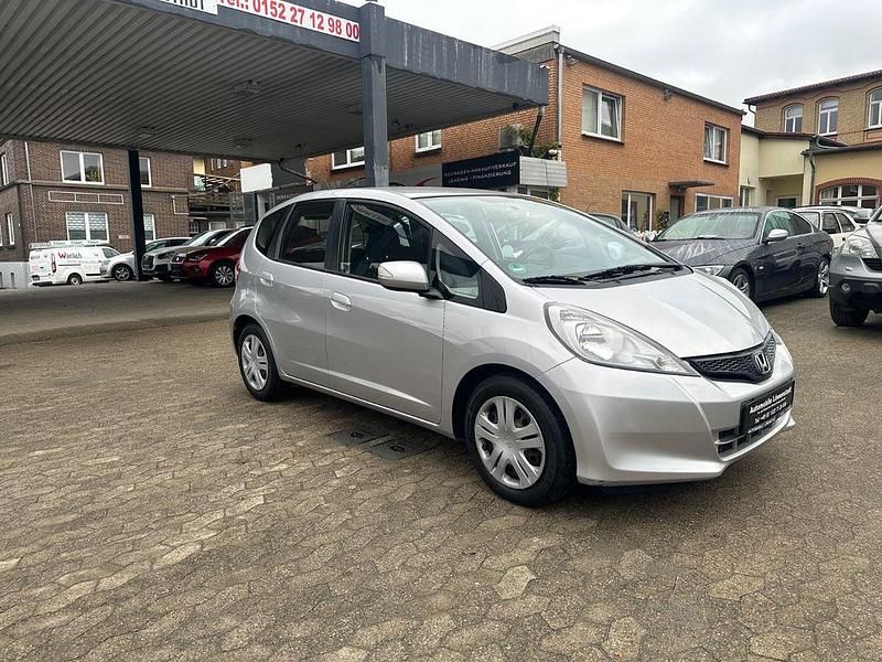Gebraucht Honda Jazz Trend 99 PS (72 kW) 2012 Silber Kleinwagen