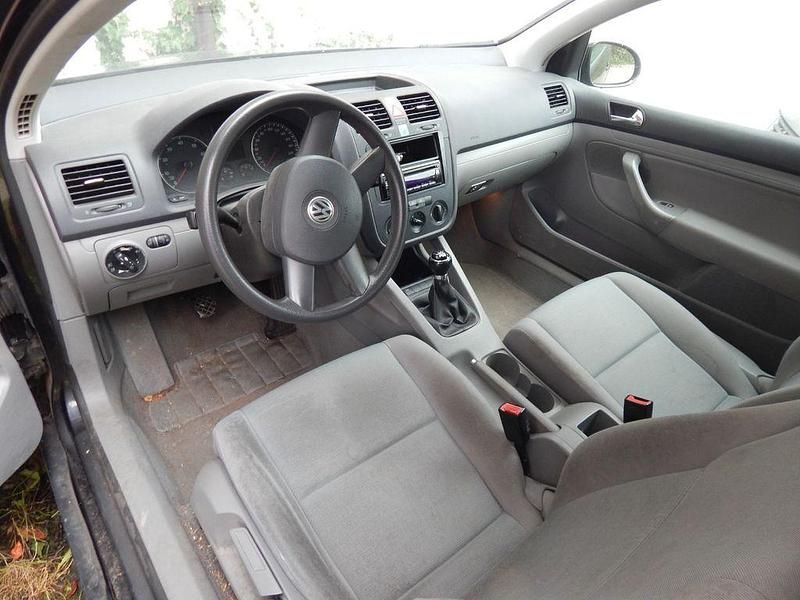 Schwarz Gebraucht 2004 VW Golf IV Basis Limousine | 600 € (Superpreis) - Bild 1/4