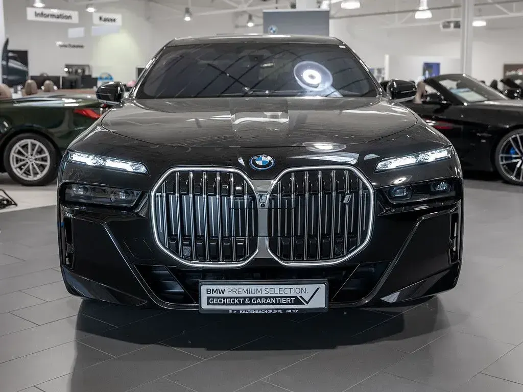 Gebraucht BMW i7 M Sport 400 kW (544 PS) 2024 Schwarz Limousine