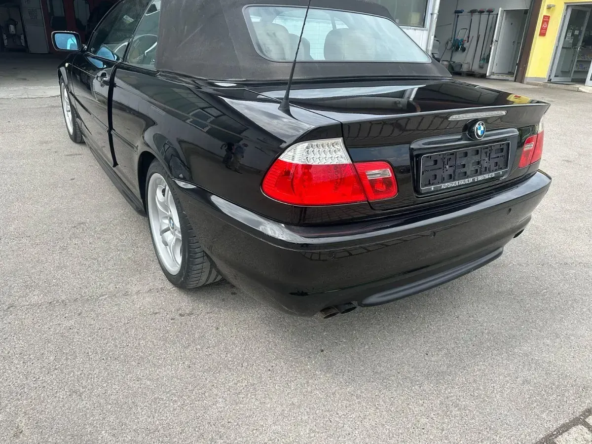Gebraucht BMW 325 Cabriolet Sport Line 192 PS (141 kW) 2004 Schwarz Cabrio