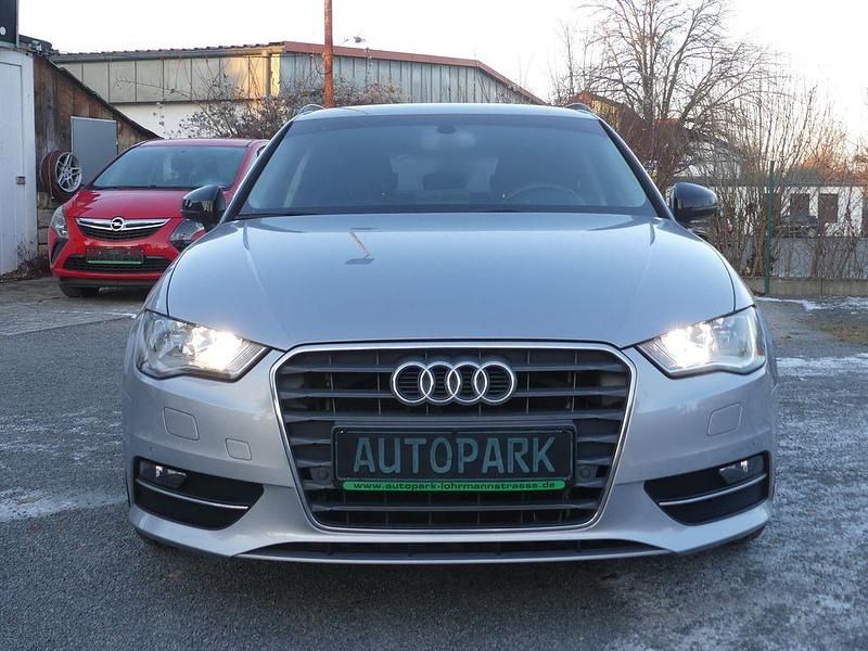 Gebraucht Audi A3 Attraction 110 PS (80 kW) 2014 Silber Limousine