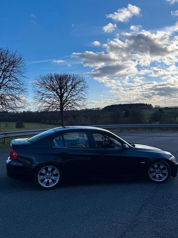 Gebraucht BMW 325 218 PS (160 kW) 2007 Schwarz Limousine