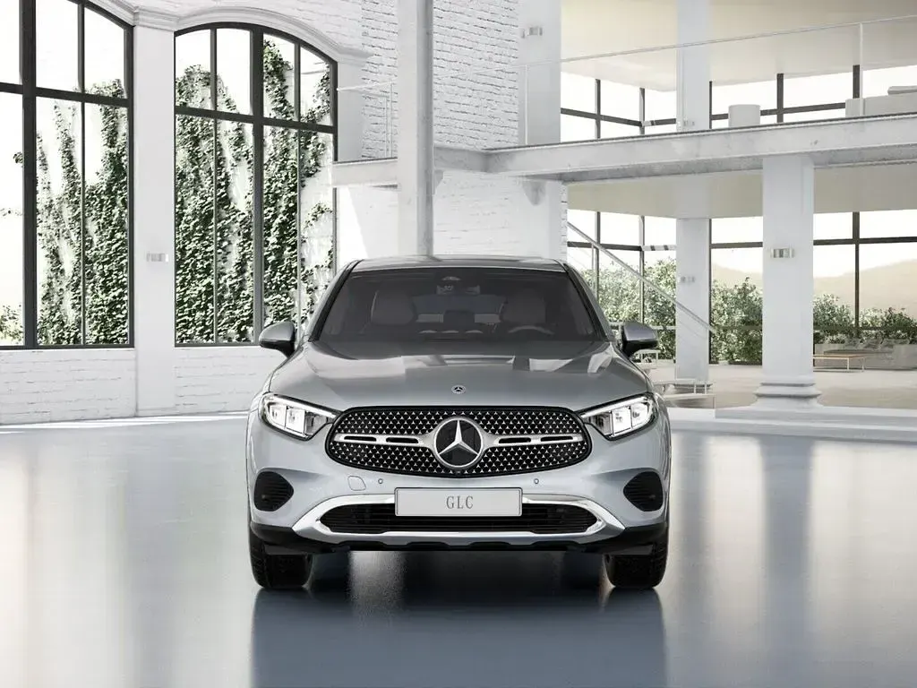 Gebraucht Mercedes GLC300e 333 PS (244 kW) 2025 Silber Limousine