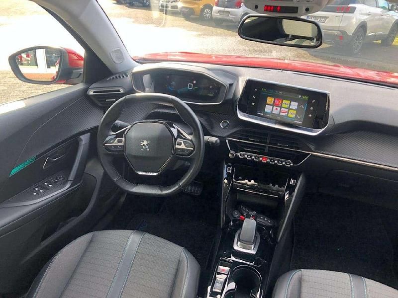 Gebraucht Peugeot e-2008 Allure 100 kW (136 PS) 2021 Lackierung elixierrot/typ ver SUV