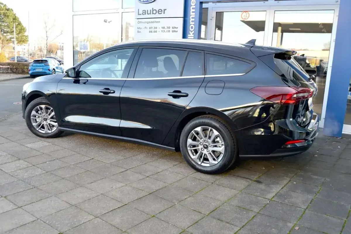 Nowe Ford Focus Titanium X 155 KM (114 kW) 2025 Czarny Kombi