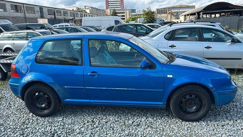 Blau Gebraucht 1999 VW Golf IV Trendline Limousine | 450 € (Guter Preis) - Bild 1/4