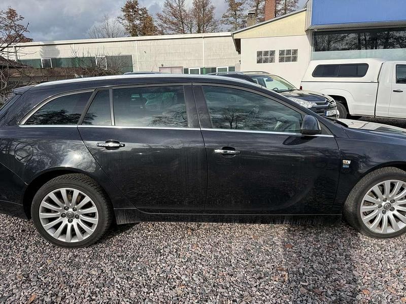 Gebraucht Opel Insignia Sport 194 PS (142 kW) 2015 Karbonschw graphitschw midnigh Kombi