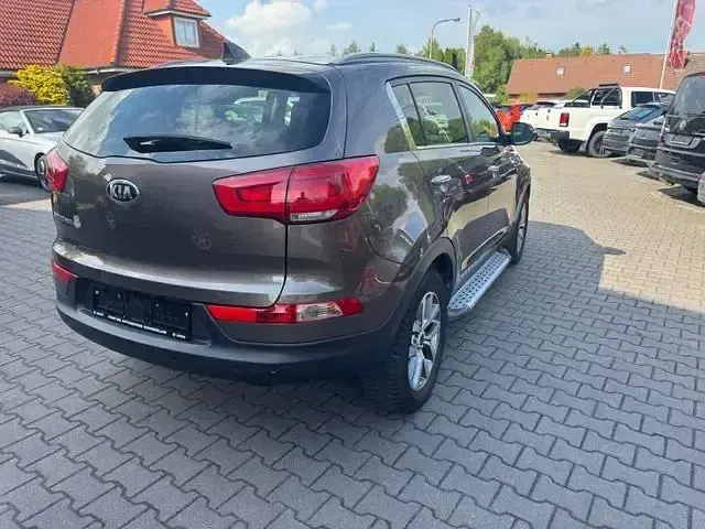 Gebraucht Kia Sportage DREAM-TEAM Edition 135 PS (99 kW) 2016 Braun SUV