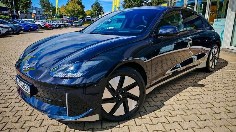 Blau Gebraucht 2023 Hyundai Ioniq 6 Limousine | 33.490 € (Superpreis) - Bild 1/4