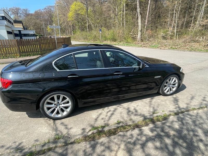 Gebraucht BMW 523 204 PS (150 kW) 2010 Schwarz Limousine