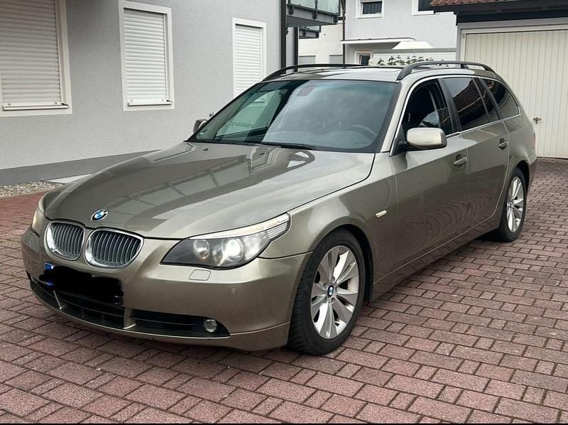 Gebraucht BMW 525 217 PS (159 kW) 2005 Grau Kombi