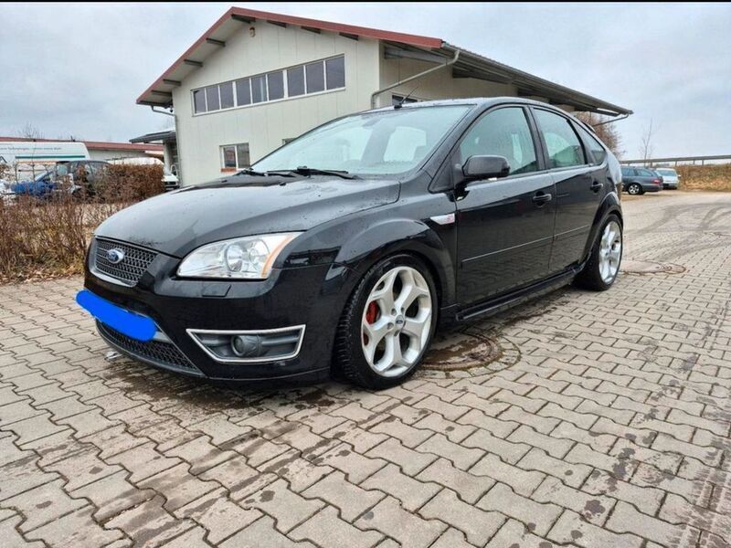Schwarz Gebraucht 2006 Ford Focus ST Limousine | 5.950 € (Fairer Preis) - Bild 1/4