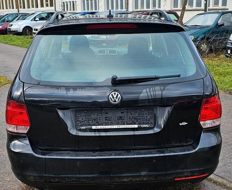 Gebraucht VW Golf VII Match 105 PS (77 kW) 2013 Schwarz Kombi