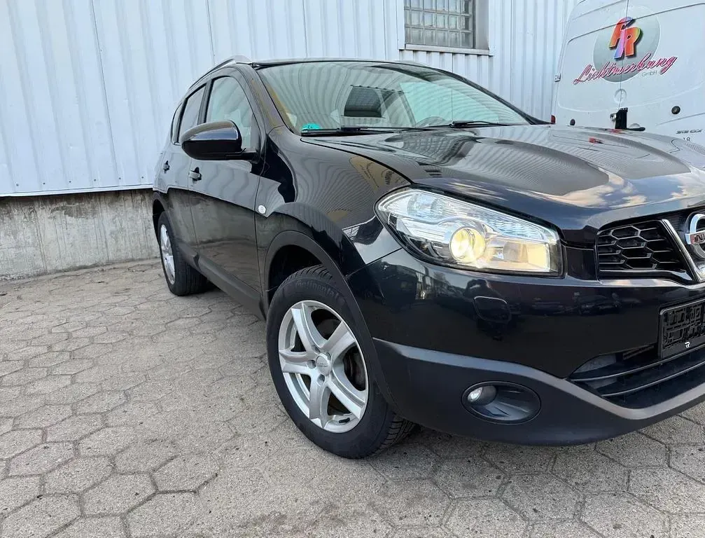 Gebraucht Nissan Qashqai Visia 106 PS (77 kW) 2010 Schwarz SUV