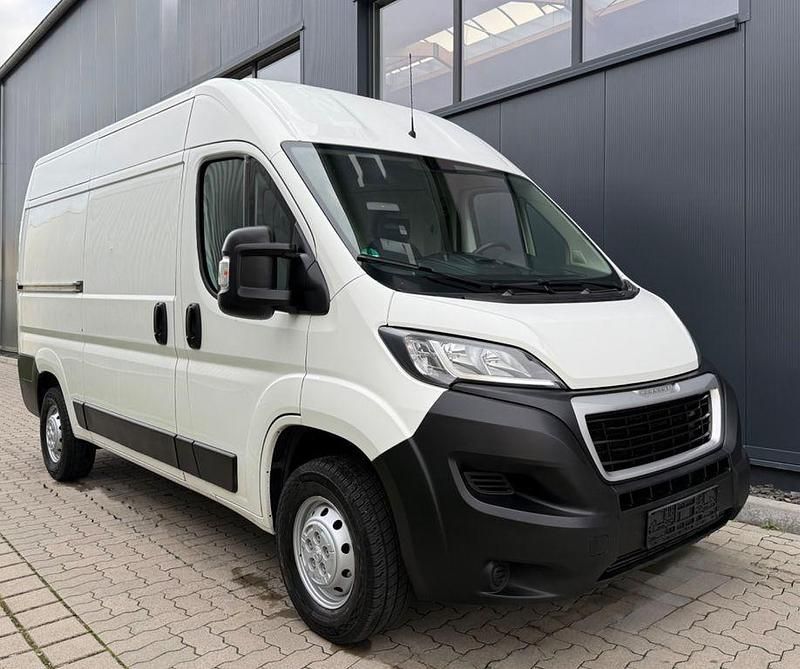 Gebraucht Peugeot Boxer 163 PS (119 kW) 2019 Weiß Van