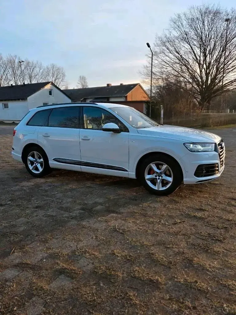 Używany Audi Q7 Black Edition 286 KM (210 kW) 2018 Biały SUV