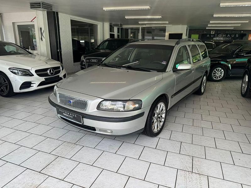 Silber Gebraucht 2003 Volvo V70 Comfort Kombi | 4.999 € (Teuer) - Bild 1/4