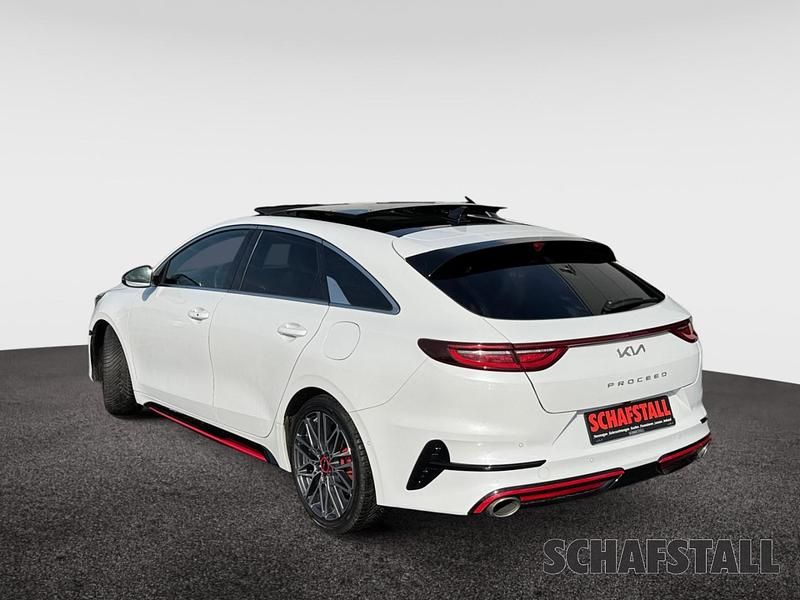 Gebraucht Kia ProCeed GT 204 PS (150 kW) 2024 Weiss ((hw2) deluxeweiss met.) Kombi