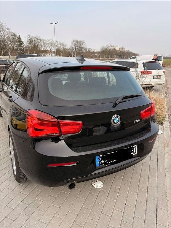 Gebraucht BMW 116 Advantage 109 PS (80 kW) 2016 Schwarz Kleinwagen