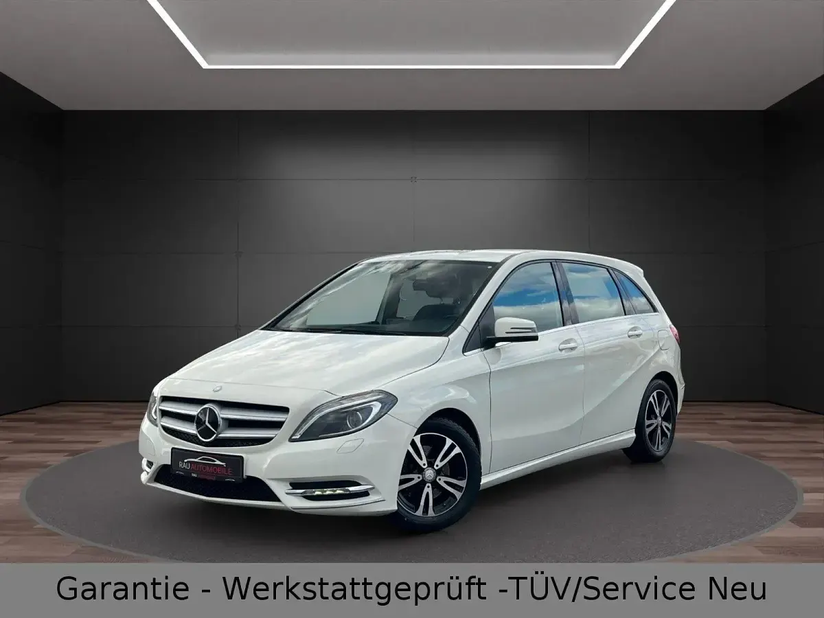Gebraucht Mercedes B180 122 PS (89 kW) 2014 Weiß Kleinwagen