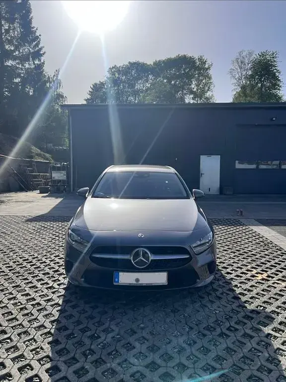 Gebraucht Mercedes A200 150 PS (110 kW) 2021 Grau Limousine