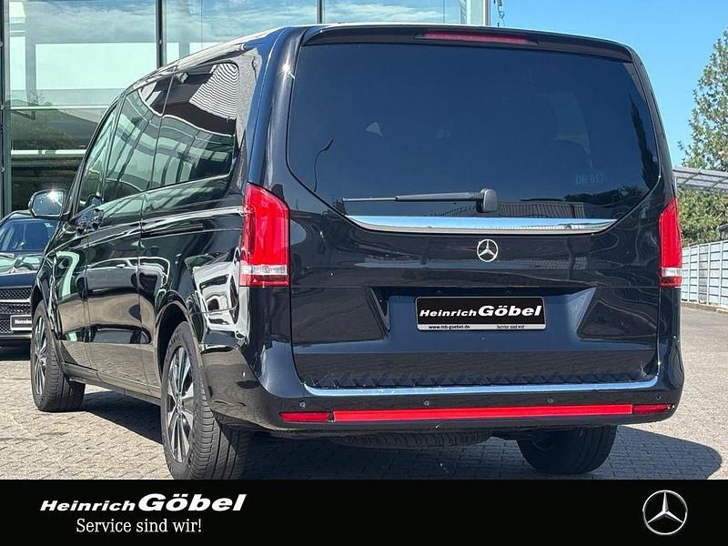 Gebraucht Mercedes V300 237 PS (174 kW) 2023 Schwarz Van / Kleinbus