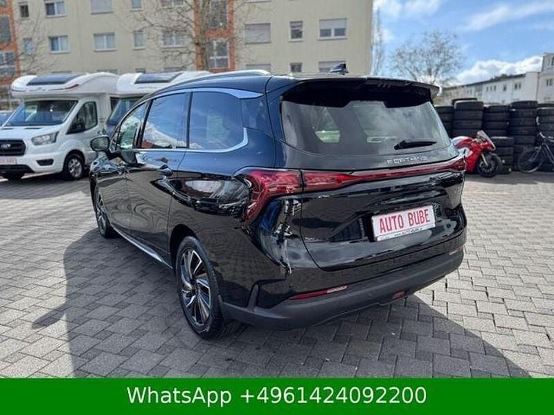 Gebraucht DFSK Forthing 4 177 PS (130 kW) 2025 Schwarz Van / Kleinbus