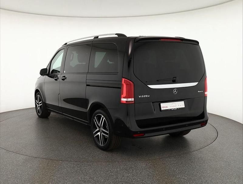 Gebraucht Mercedes V220 Avantgarde 163 PS (119 kW) 2021 Schwarz Van / Kleinbus