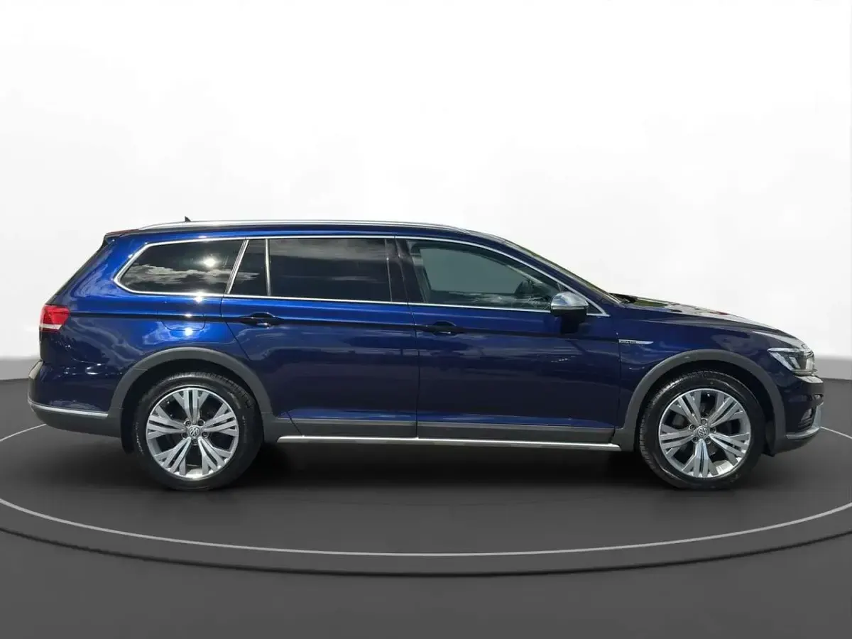 Gebraucht VW Passat Alltrack 220 PS (161 kW) 2018 Blau Kombi