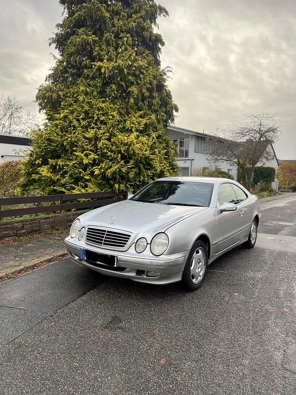 Silber Gebraucht 2002 Mercedes CLK230 Coupé | 2.700 € (Guter Preis) - Bild 1/4