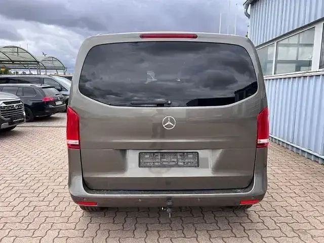 Gebraucht Mercedes V250 Edition 190 PS (139 kW) 2018 Grau Van / Kleinbus