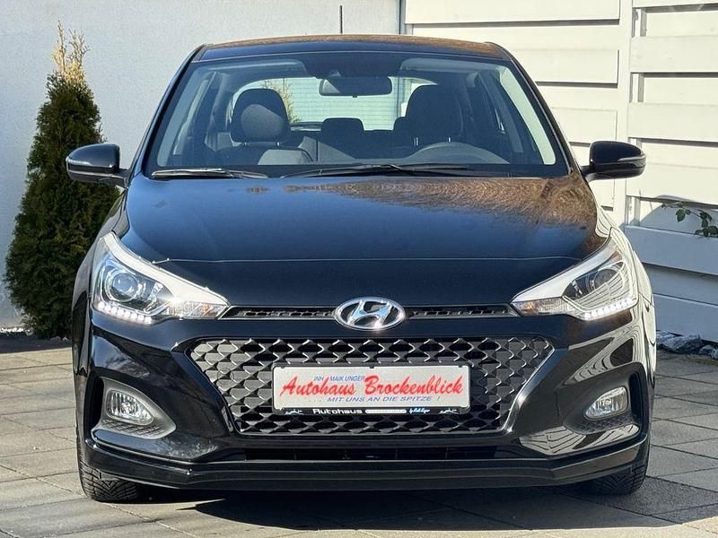 Gebraucht Hyundai i20 YES! 101 PS (74 kW) 2019 Schwarz Kleinwagen