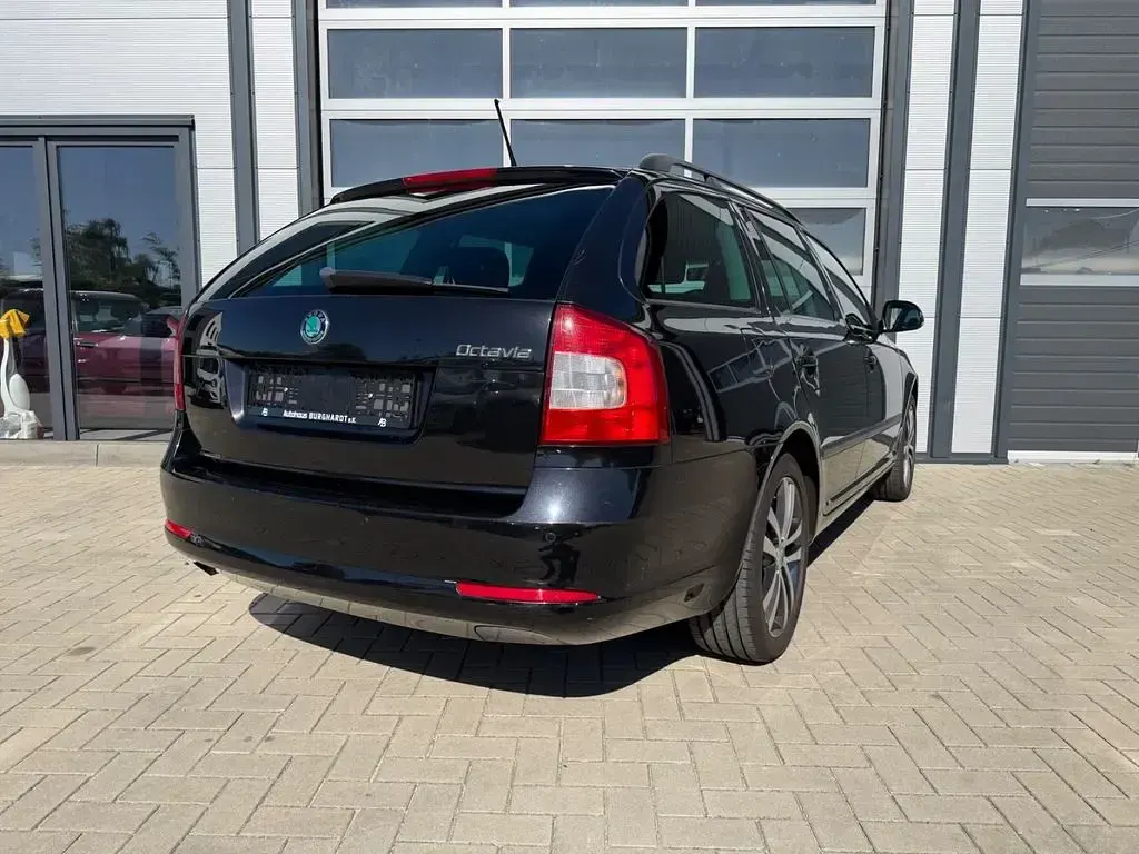 Usado Skoda Octavia 105 CV (77 kW) 2013 Negro Familiar