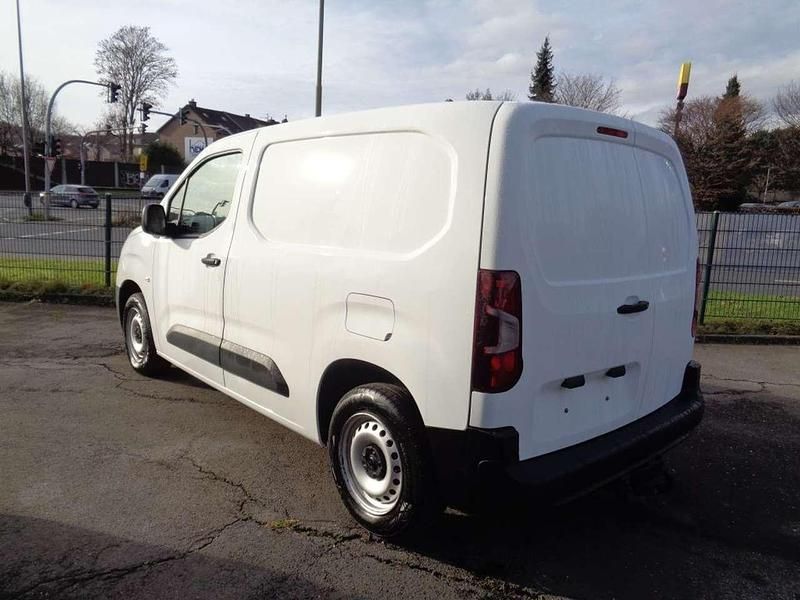 Second-hand Opel Combo Selection 76 CP (55 kW) 2019 Alb Monovolum