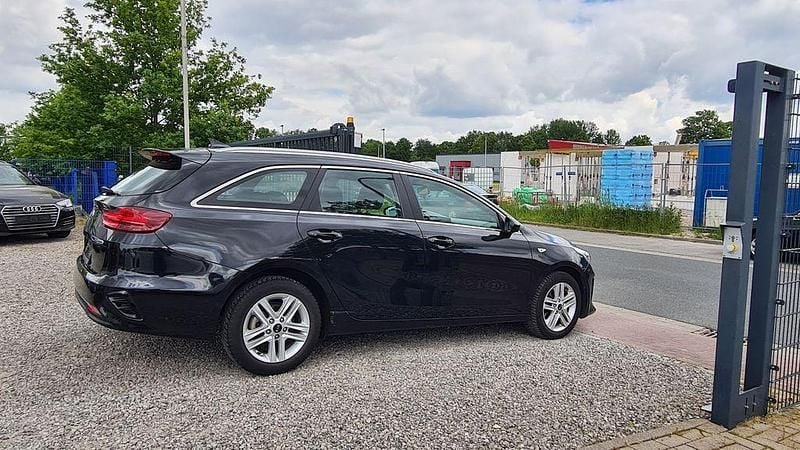 Gebraucht Kia Ceed Sportswagon Vision 136 PS (100 kW) 2021 Schwarz Kombi