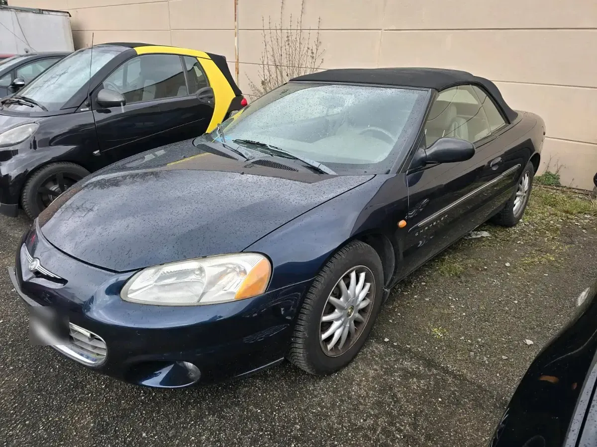 Second-hand Chrysler Sebring Cabriolet 202 CP (148 kW) 2001 Albastru Cabrio