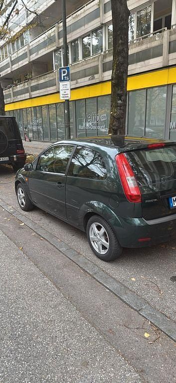 Gebraucht Ford Fiesta 69 PS (50 kW) 2005 Grün Kleinwagen