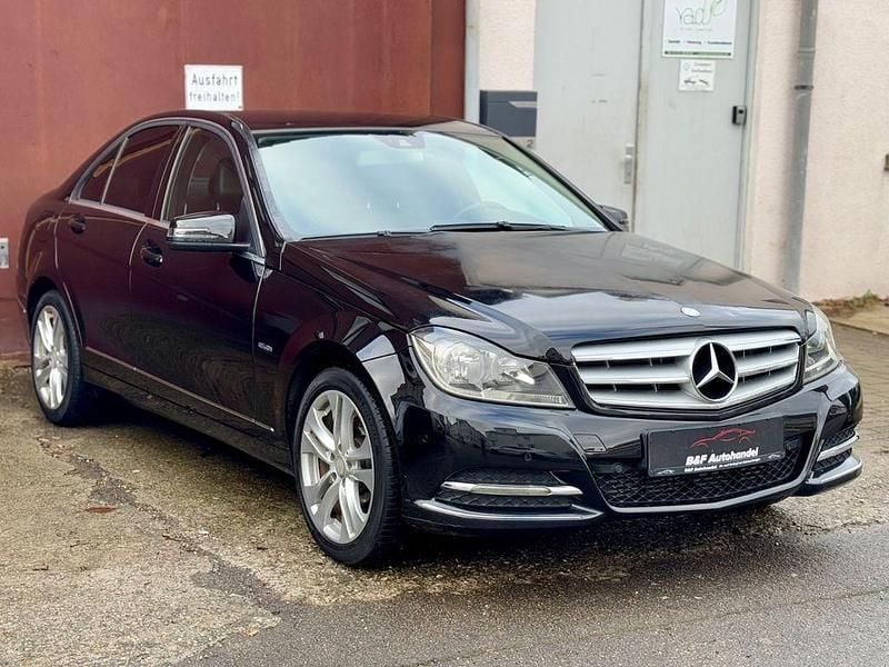 Gebraucht Mercedes C200 Avantgarde 136 PS (100 kW) 2011 Schwarz Limousine